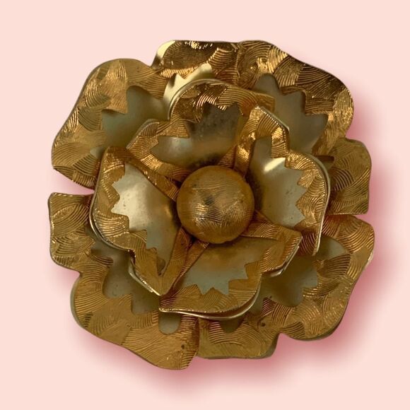 Vintage Multi Layer Flower Brooch - Picture 8 of 9